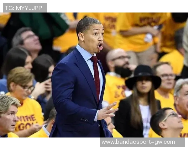 卢指导谈球队现状最佳球员缺阵影响其他球员负担加重难以稳定表现