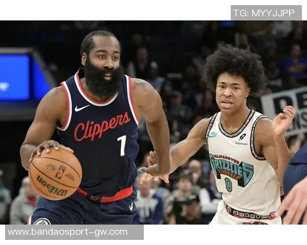 NBA赛事分析：灰熊轻松战胜雄鹿鹈鹕与太阳展开激烈对决开拓者勇斗快船不畏强敌