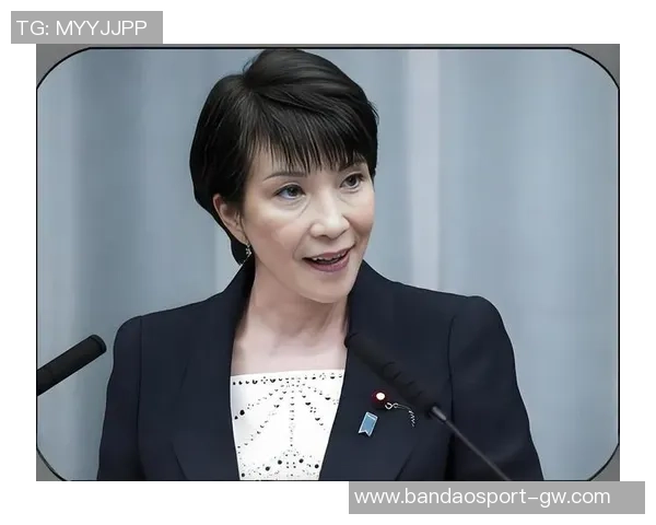 女球迷目击詹姆斯抠鼻瞬间瞬间变脸引发热议