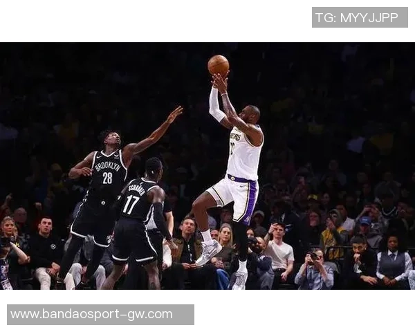 浓眉半场表现抢眼16分8篮板领衔全队助力胜利 浓眉半场表现抢眼16分8篮板领衔全队助力胜利