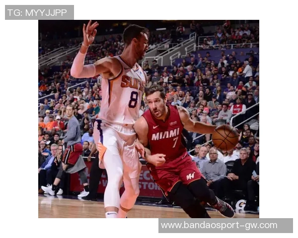 保罗半场哑火仅得1板1助英雄迟暮的他还能否重返巅峰