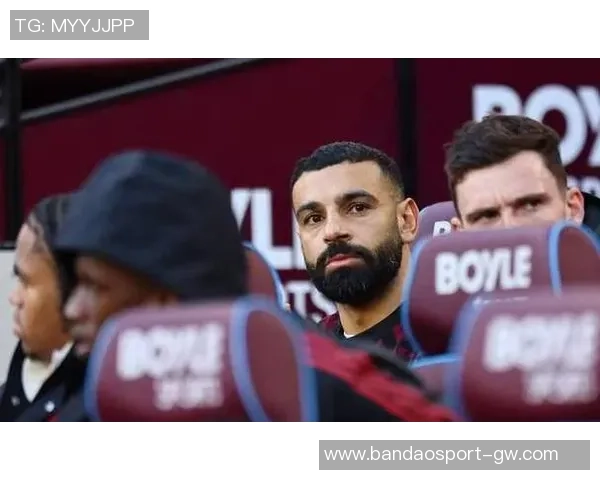 尼科尔建议斯洛特考虑让萨拉赫替补以提升其表现和状态 尼科尔建议斯洛特考虑让萨拉赫替补以提升其表现和状态